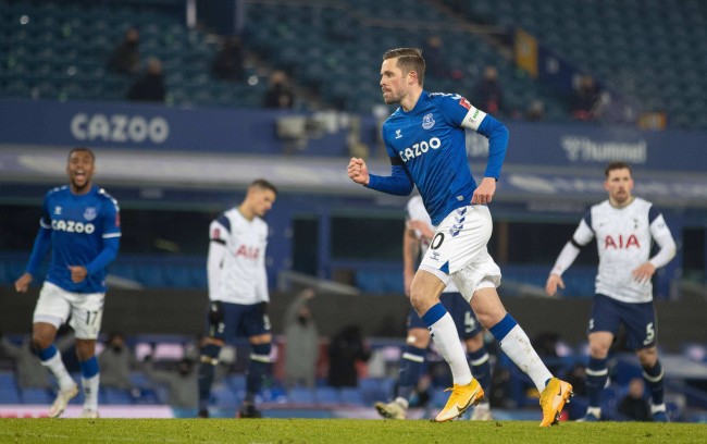 牙的激烈竞 牙的激烈竞